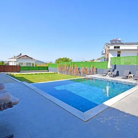 וילה Stunning 4-bed Private Pool Sauna & Hammam פאטהיה