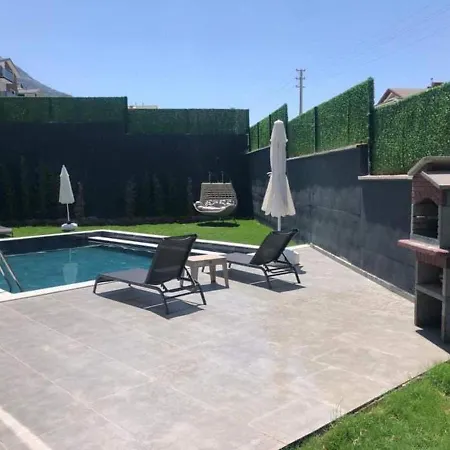 וילה Stunning 4-bed Private Pool Sauna & Hammam