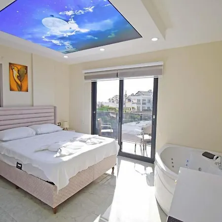Stunning 4-bed Private Pool Sauna & Hammam